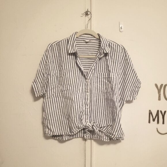 Beachlunchlounge Stripe linen cotton crop top tie - Picture 2 of 6